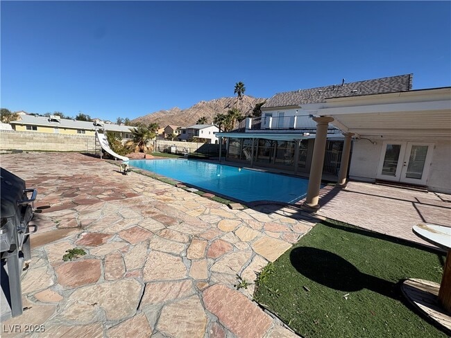 Photo - 71 Whitewind Ln