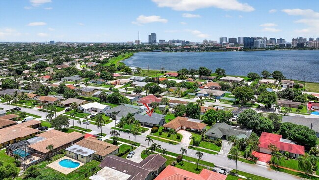 Photo - 600 S Mangonia Cir