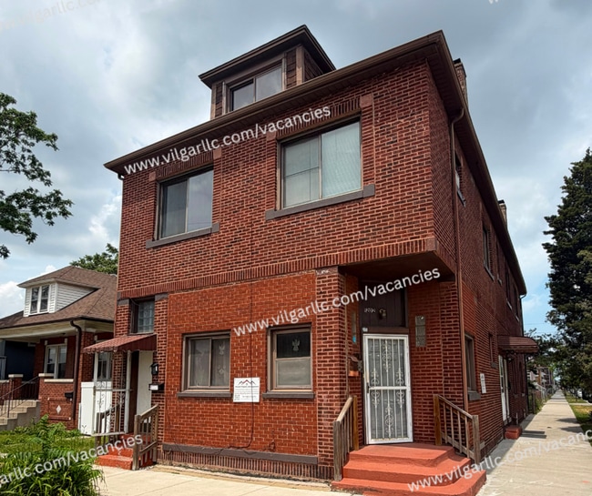 Building Photo - 1202 W 151st St Unit 2F