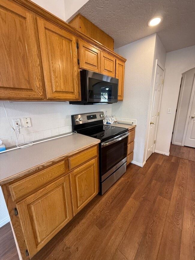 Photo - 1033 W Pennwood St