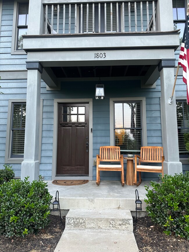 Photo - 1803B Sevier St