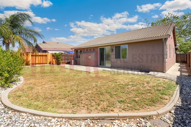 Photo - 2075 Larkflower Way