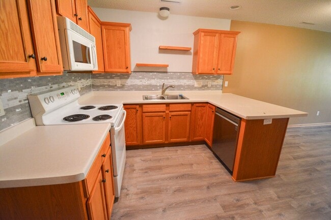 Photo - Cozy 2 Bed, 1.5 Bath Townhome in Stewartville, MN