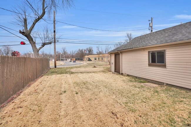 Photo - 812 E Olmstead Ave