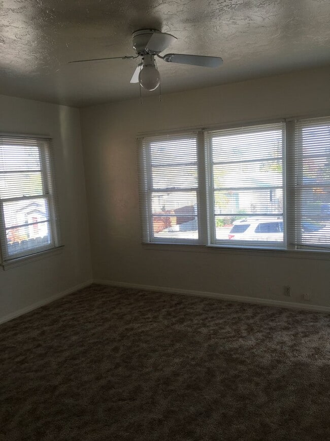 Photo - 2 bedroom downtown home with fenced yard