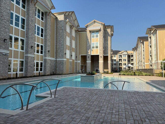 Building Photo - Lofts at Katy Ranch