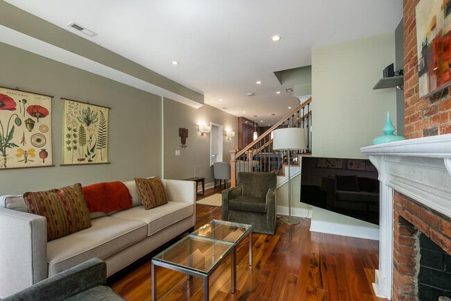 Photo - 401 Constitution Ave NE Unidad ID196008P