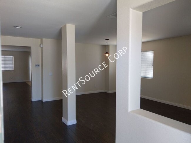 Photo - 6419 Viking Way