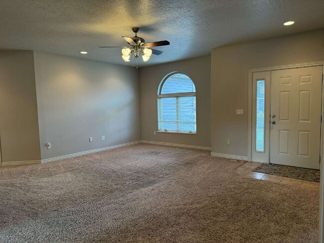 Photo - Discover the charm of this 2007-built Single Family home nestled in the heart of Vernal, UT.