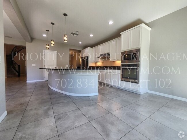 Building Photo - ~~COMING SOON~~Stunning SW Beauty! 4 Bedro... Rental