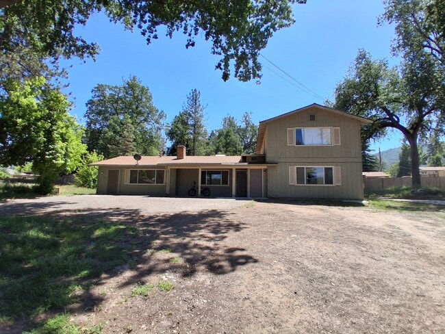 Building Photo - 48963 River Park Rd Unit B