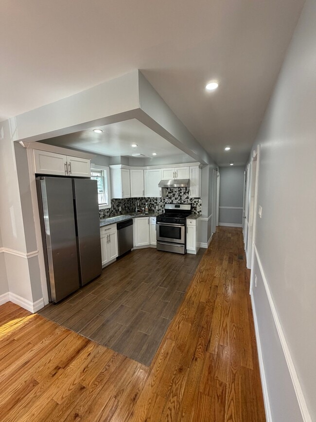 Photo - 45-46-46 149th St
