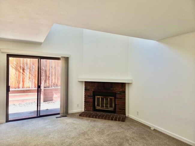 1203 W Parr Ave
