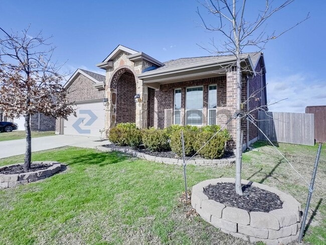 Photo - 15008 Waters Dr