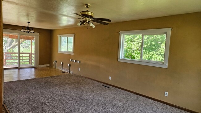 Photo - Country Living Close to Town