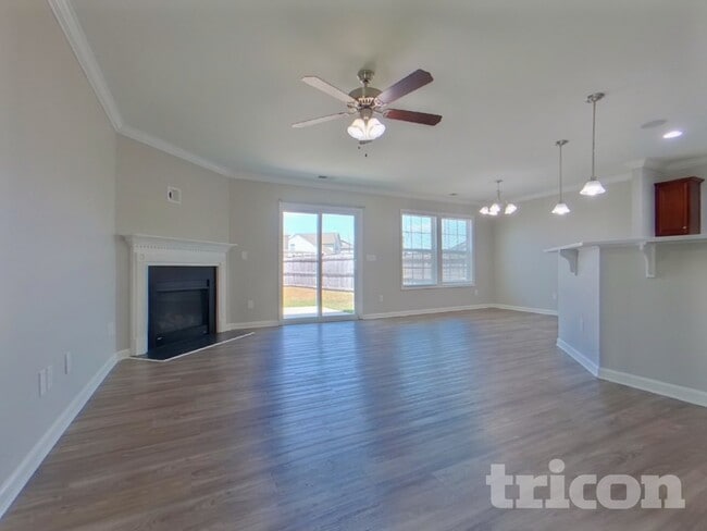 Photo - 313 Fairford Rd