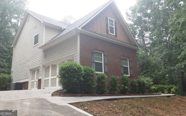 Building Photo - 2532 Lois Ct