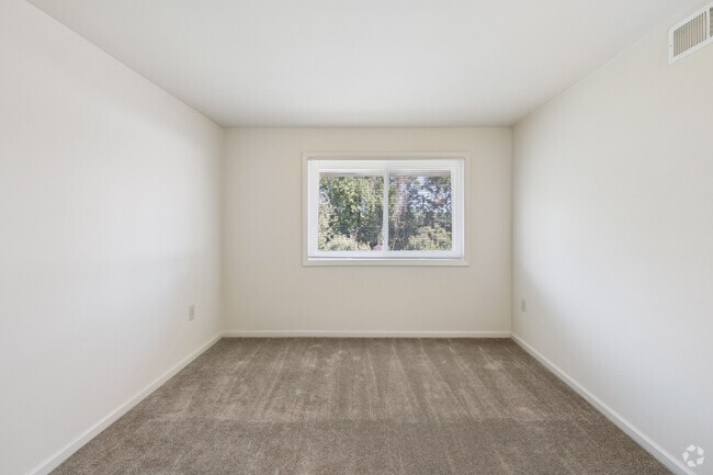 2BR, 1BA - 970SF - Second Bedroom
