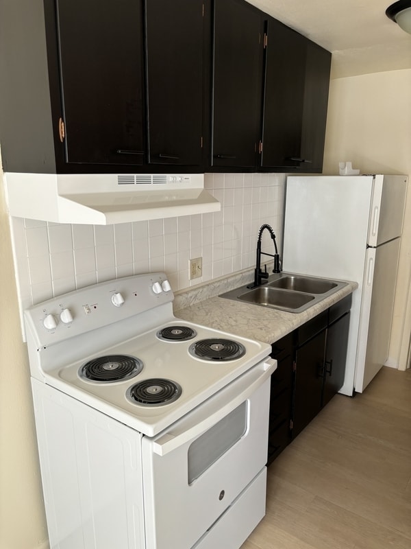 Photo - 2008 W Woodriver Dr