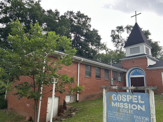 Building Photo - 1107 Spring St Unit Church