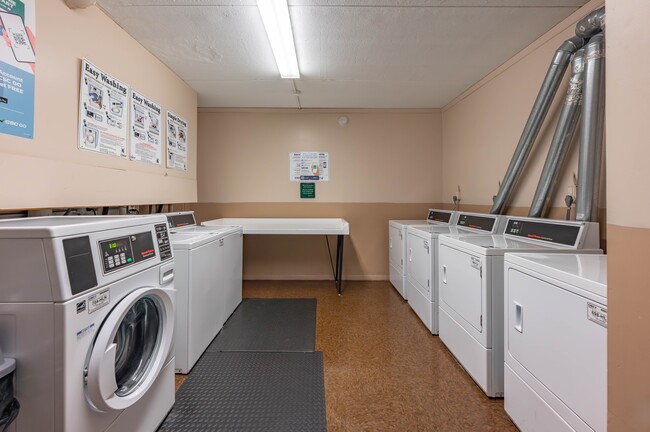 Photo - Jefferson Arms Apartments