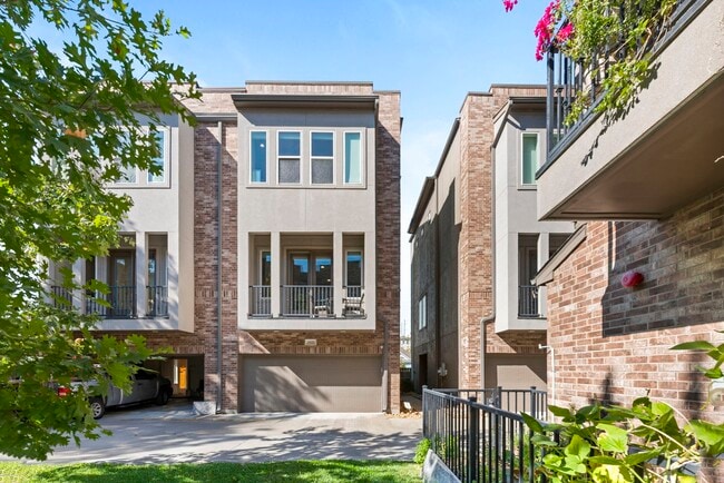 Building Photo - 1925 Shearn St