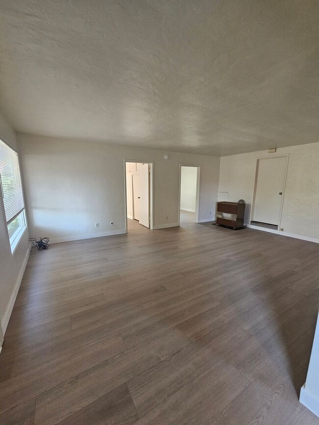 Photo - 831 Niantic St Unit B