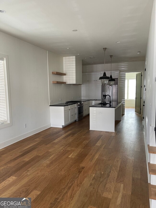 Photo - 120 2nd St