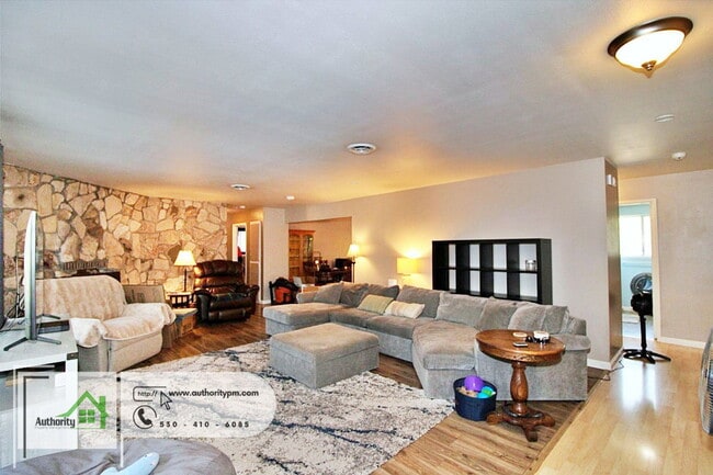 Photo - 4548 Pensacola St