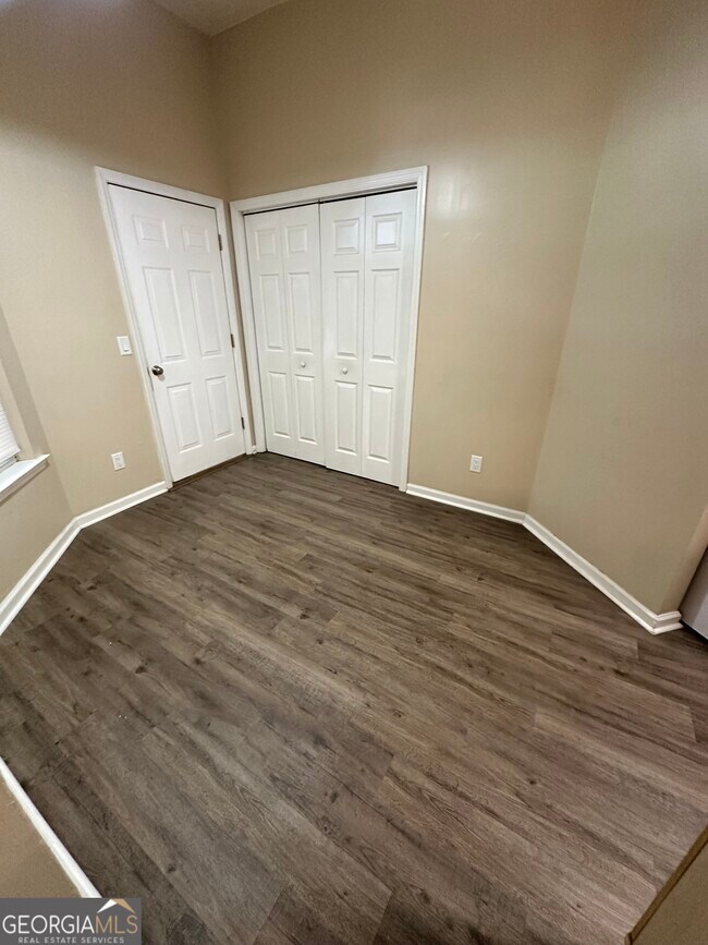 Photo - 104 St Helena Ct