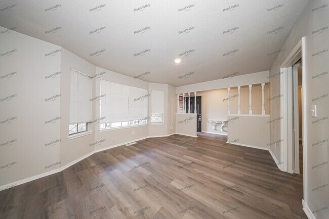 Photo - 3301 N Glenvalley Dr