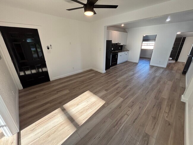 Photo - 150 S Nekoma Ave