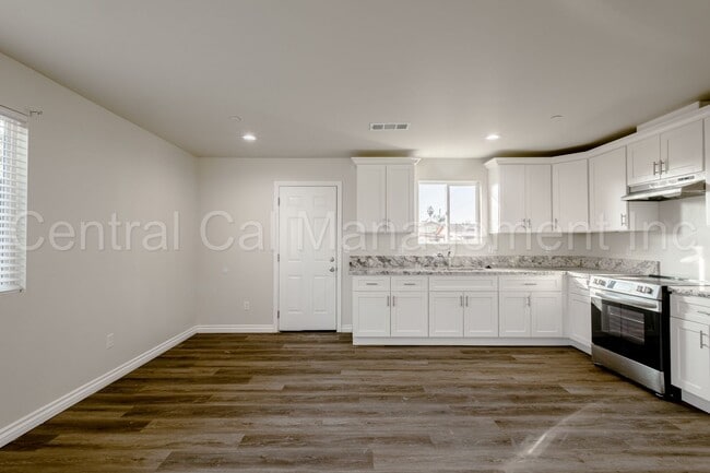 Photo - 541 Walker St Unit Apt B