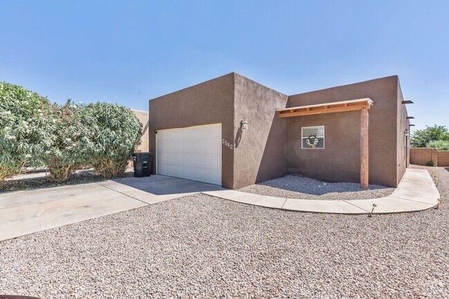 Building Photo - 3 Bedroom, 2 Bath in a Private Cul De Sac Rental
