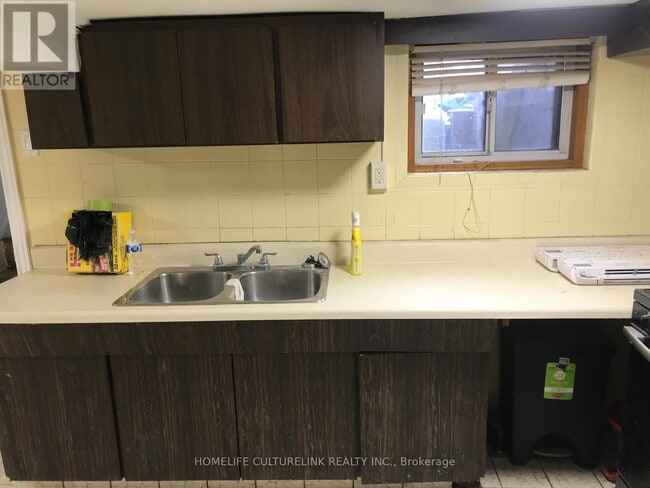 Photo - 184 Livingstone Ave