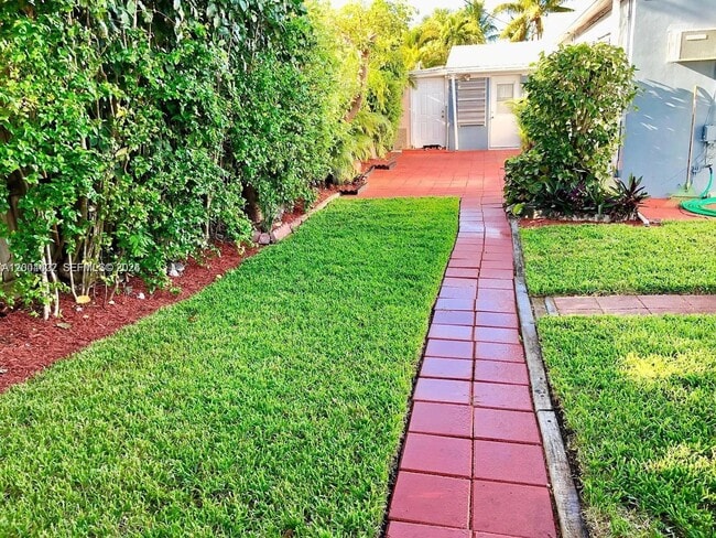 Photo - 2140 NE 180th St