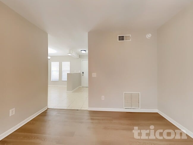 Photo - 802 Gullberry Ln