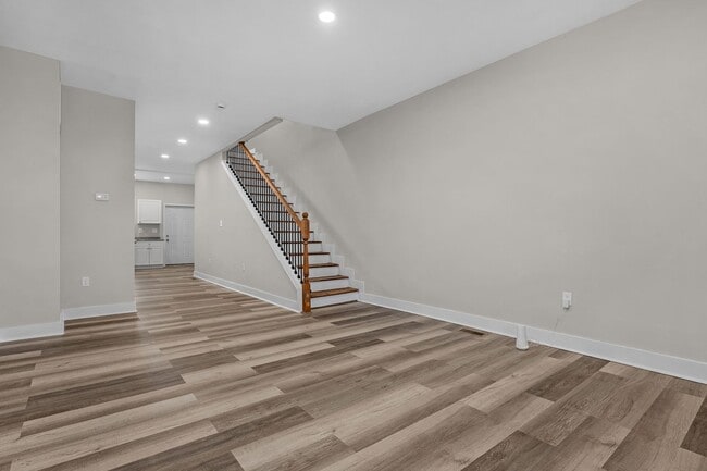 Photo - Beautiful Newly Renovated 3 Bedroom with a Large Basement For Rent in Mill Hill District of Balti...