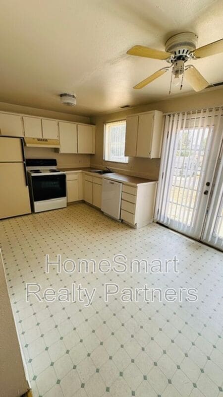 Photo - 112 Skyline Dr