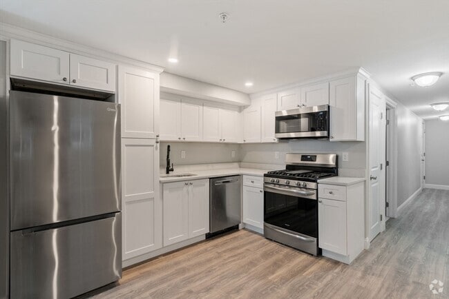Building Photo - 594 E 2nd St Unit 1 Rental