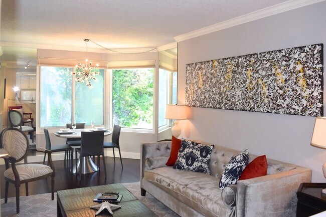 Photo - Mid-Term Occupancy, Telegraph Hill Furnished Condo- 1 Car Parking- 24 Hour Doorman - Fitness Center Unidad 832