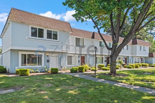 Building Photo - 3298 Cropley Ave