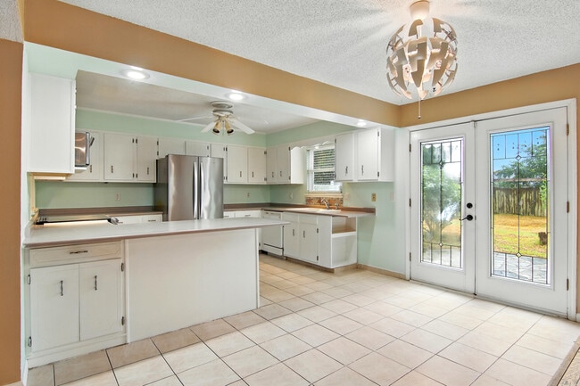 Photo - 24 Cinderella Ln NW