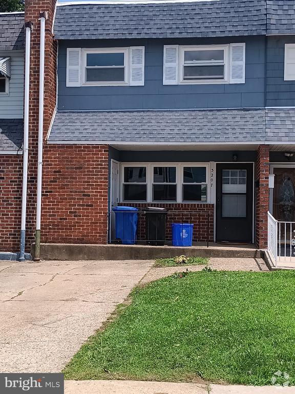 Building Photo - 3207 Fairdale Rd Rental