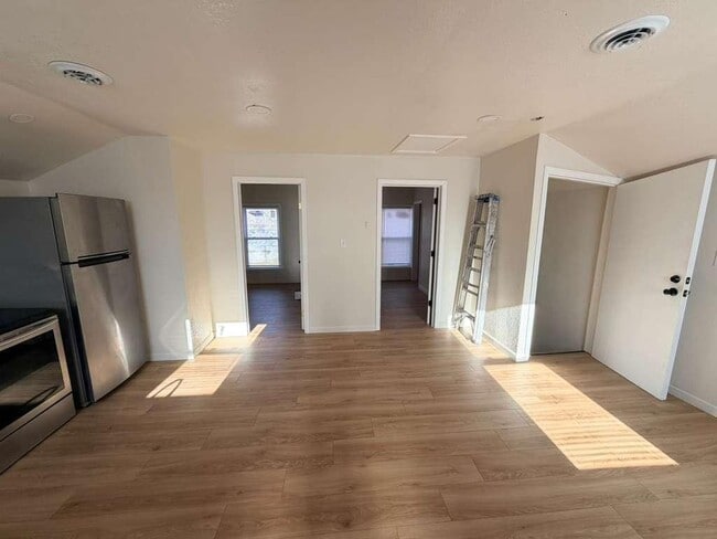 Photo - 653A W Bruce St - EKO Homes | Fully Renovated 2 bedroom Unit for Rent