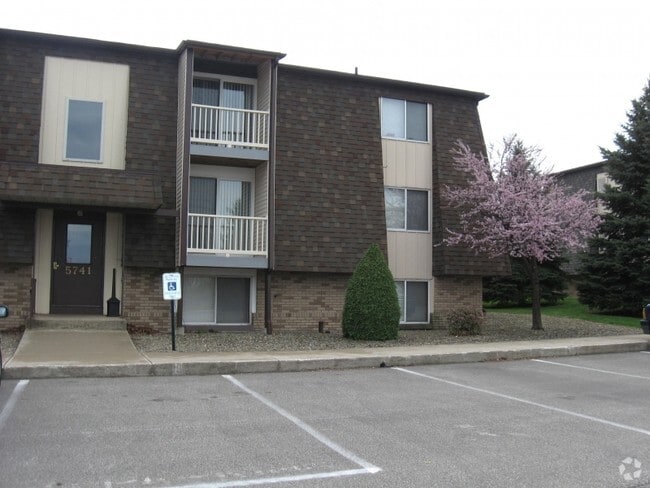 Building Photo - Alpine Village Apartments