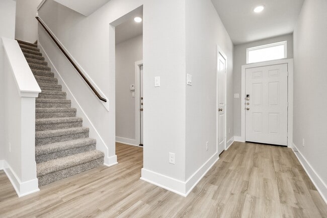 Building Photo - 21034 Shore Oak Dr