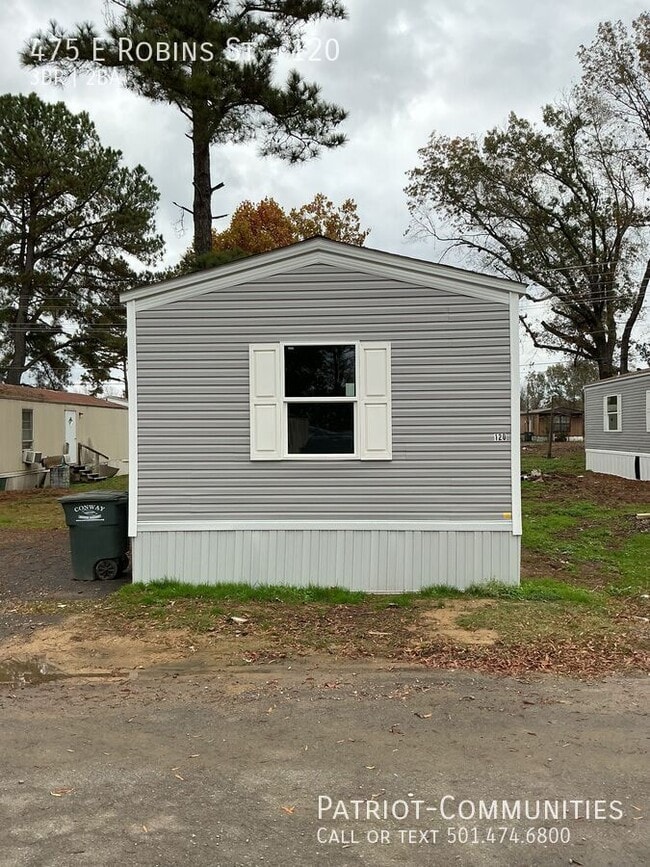 Photo - 475 E Robins St