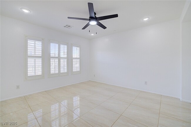 Photo - 2120 Waterlily View St