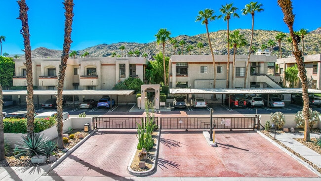 Building Photo - 2601 S Broadmoor Dr Rental